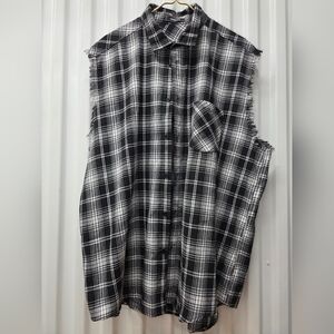 Men's Black and White Plaid Sleeveless Shirt